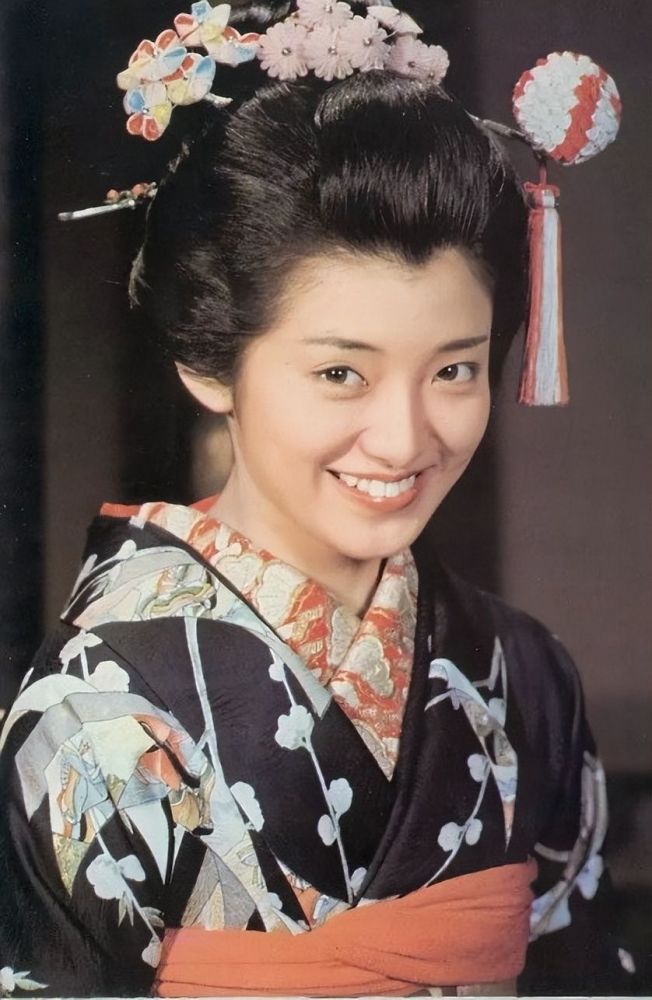 櫻花美人山口百惠21歲嫁人隱退43年婚姻幸福擁有大智慧