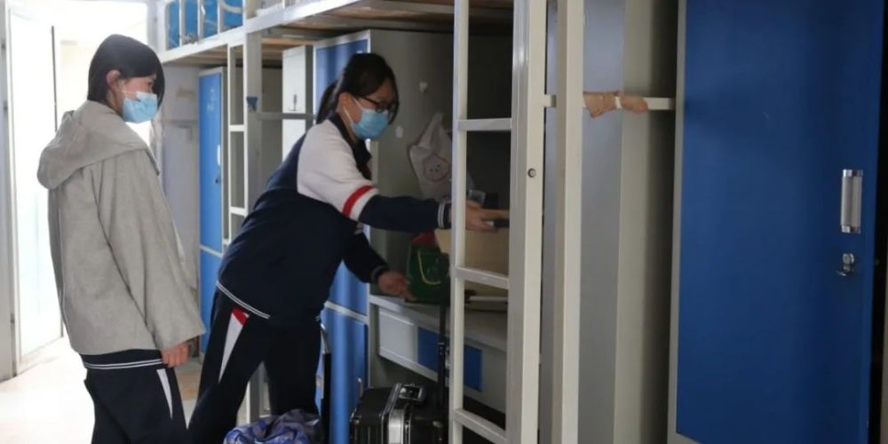 汶上圣泽中学迎来返校复学第一天