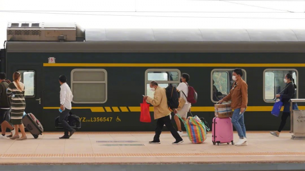 中老铁路老挝段首开普速旅客列车，时速120公里中将升上将要几年