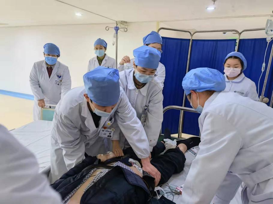 69分钟5次电除颤长沙市第三医院成功抢救八旬老人