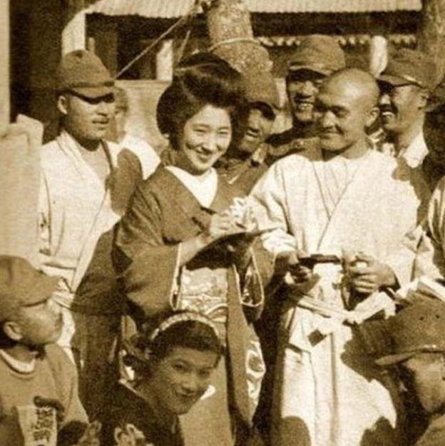 二战各国人口_二战后,日本人口飞速恢复到1亿,方法简单却是女学生的噩梦