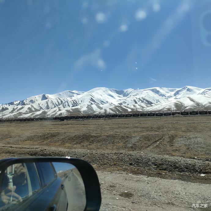 右邊路的盡頭是玉珠峰直道望不到頭唐古拉山鎮-可可西里無人區-崑崙山