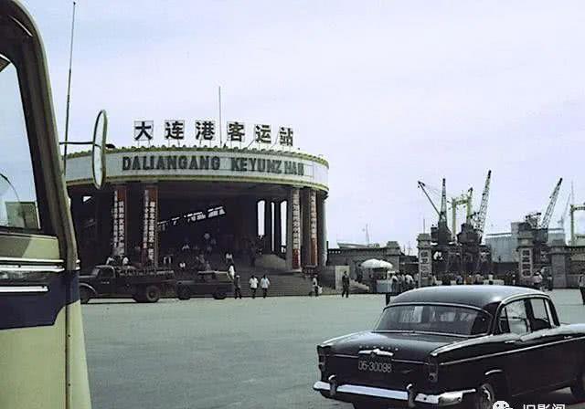 中国生活1979年，北京海淀四季青公社，上海静安区的街景小学三年级的跳绳按照国家