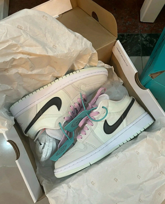 aj1 蒂芙尼绿 樱花粉