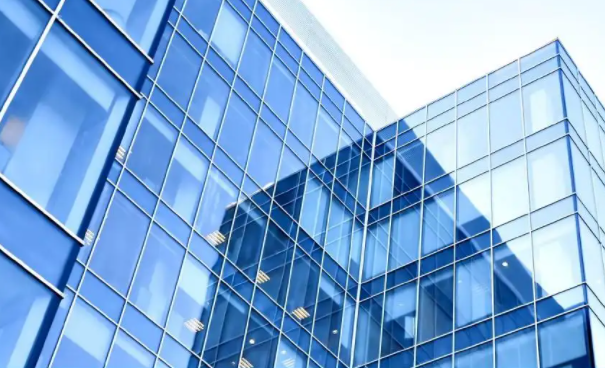 新型玻璃需求增加头部企业加快光伏玻璃扩产