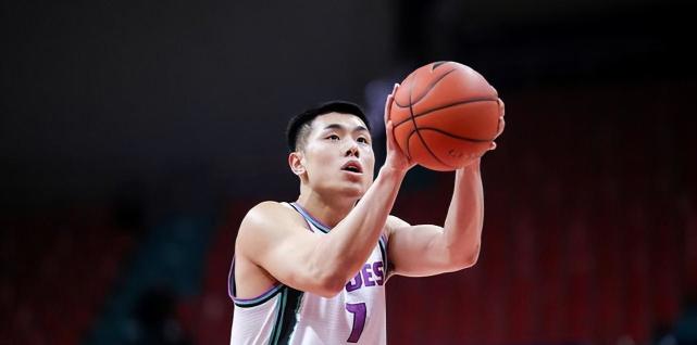 刘毅晒幸福时刻,合同到期未来去哪