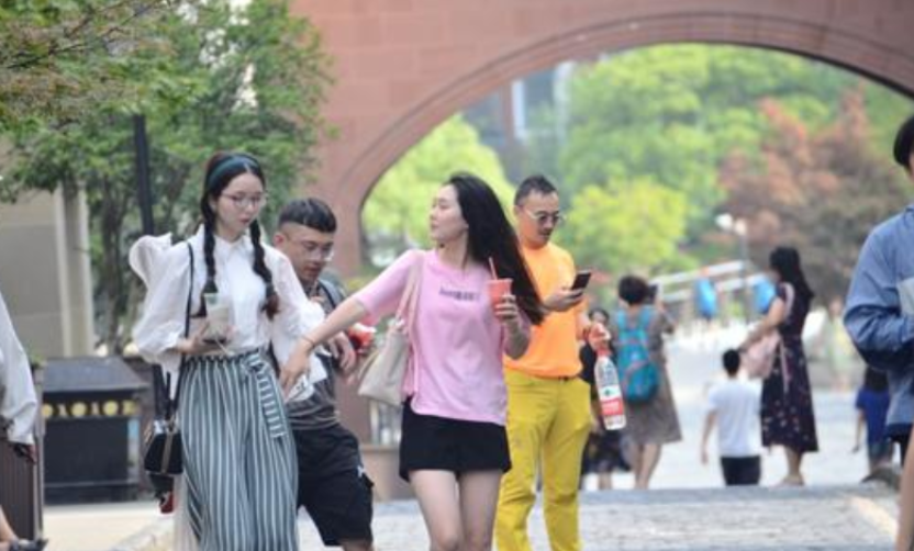 清华外地生的自白：一次高考，并不能弥补外省和北京学生的差距初三英语