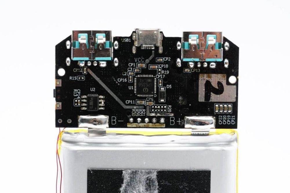 新增华为225w快充依旧小巧便携机乐堂新款10000mah快充移动电源拆解