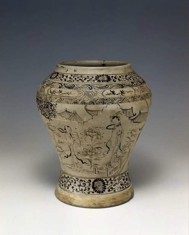 径12厘米故宫博物院藏北朝 青釉刻划忍冬纹单柄壶古陶瓷鉴定专家认为