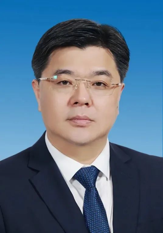 他历任福建省核电办公室主任,福建省福清市委副书记,市长,福建省长乐