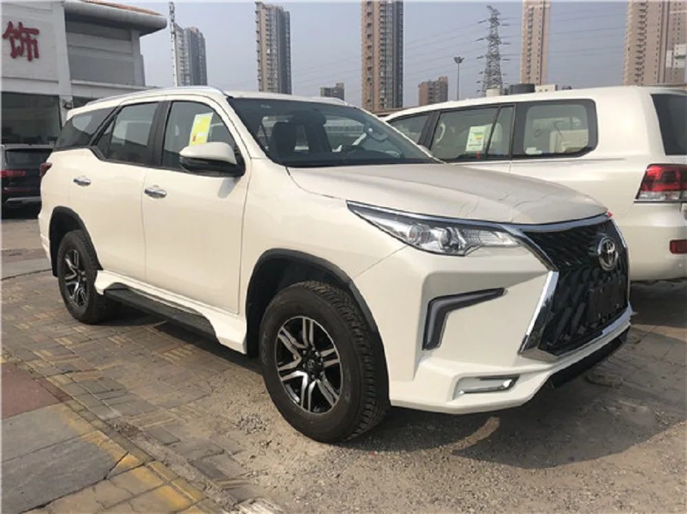 2022款丰田穿越者实拍或18万搭载27引擎6at尺寸看齐普拉多