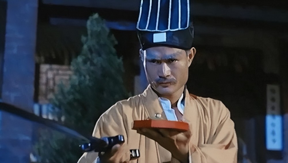 开播热度第一钱小豪茅山天师一出手就抓到惊悚片的王炸