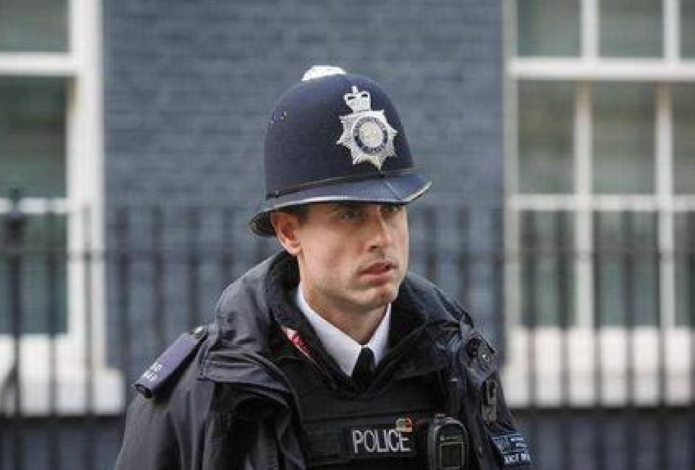 尘埃落定,英国警察开出"侮辱性极强"罚单,约翰逊创造英国历史