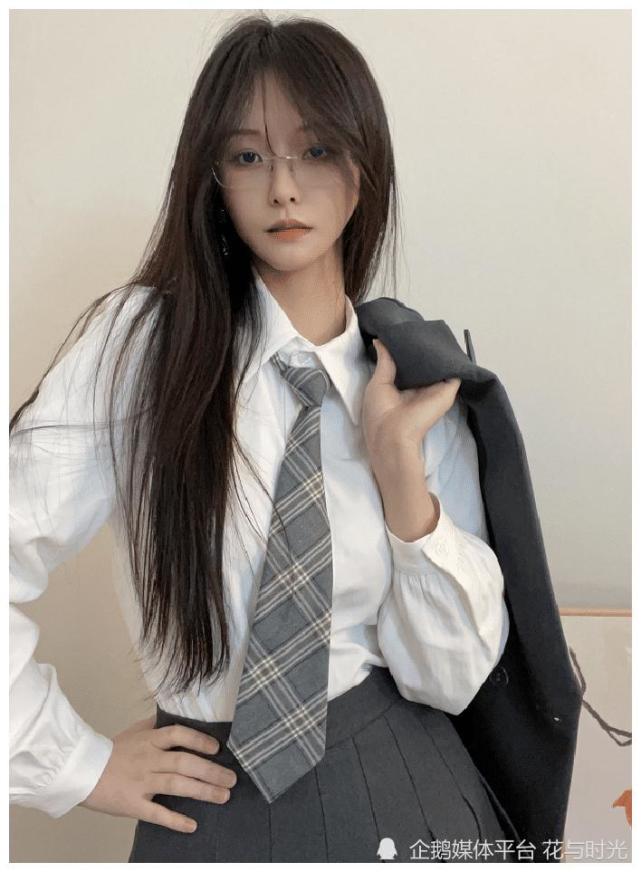 退网和结婚无关,阿冷宣布合约到期退休,"斗鱼六姐"只剩下二珂