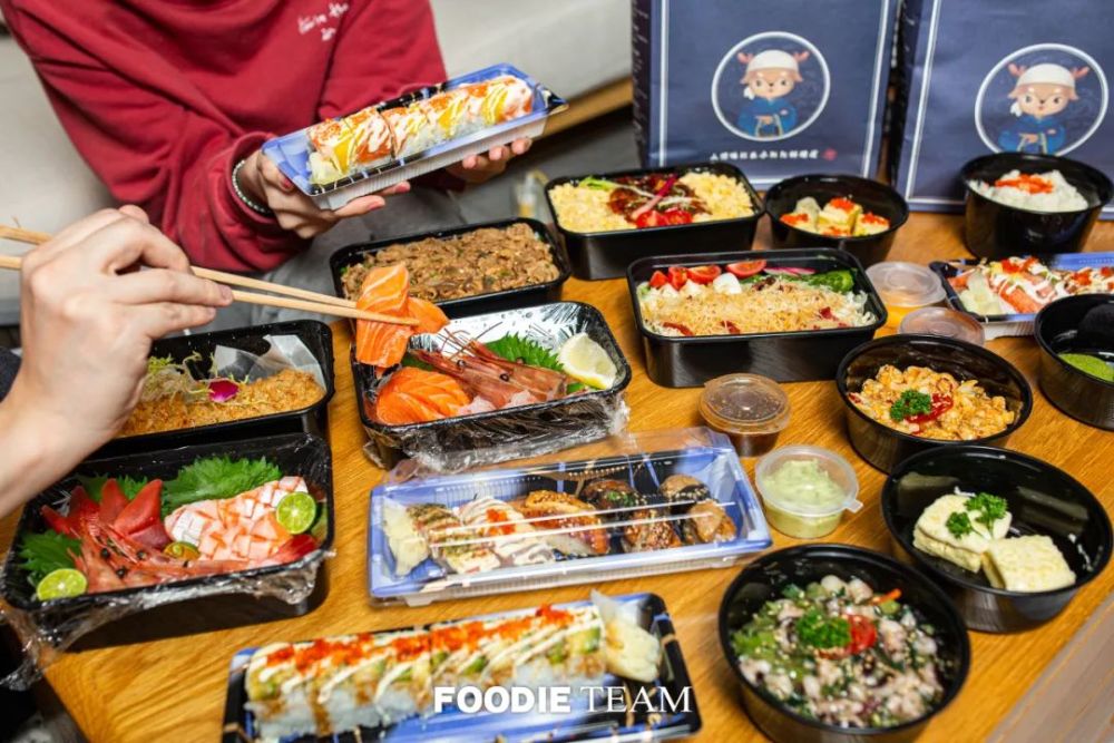 外卖开箱第二弹结合了重口味与小清新这家日料的外卖真不错