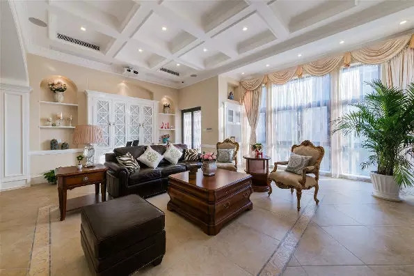 200平美式别墅无主灯但是凹吊顶上的射灯如星罗棋布的夜空