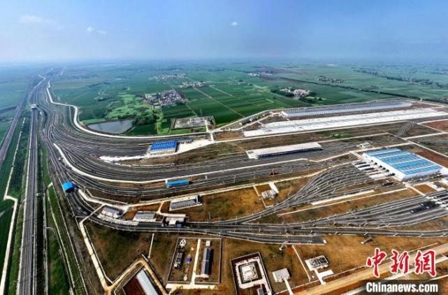 胡传林 沈明晶 黄吉东4月13日,湖北襄阳市浩吉铁路襄州北站物流园