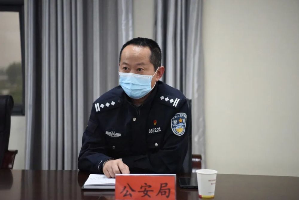 襄阳市邮政管理局普遍服务科科长李时民表示,将按照要求进一步把牢