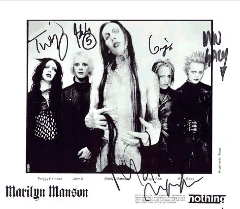 旧事揭秘:2003年john 5被玛丽莲·曼森踢头事件