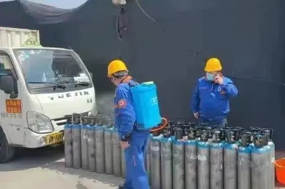 上海最大家用氧气瓶生产公司停摆144小时：上千人的“呼吸”不能断九年级上音乐课本目录