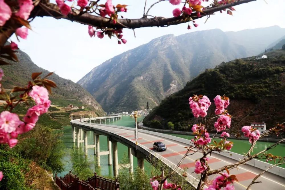 end來源|湖北農村公路編輯|吳娛 王鈺編審|李斌 熊勤終審 | 鄒遠景