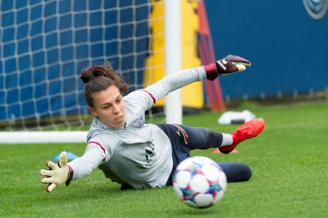 大巴黎女足备战伊斯力女足训练组图