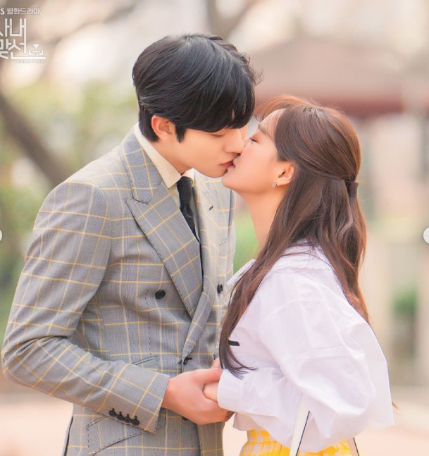 《社内相亲》安孝燮曝出已稳定交往5年女友朴智贤!