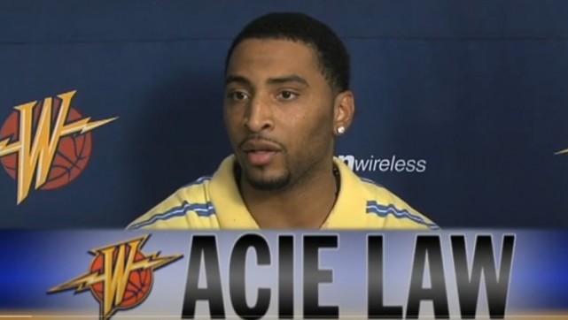 库里二年级的我还给阿西劳打替补机会到来时我证明了自己