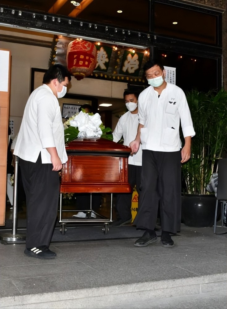 冷空气影响我国中西部华南西部等地局地大雨或暴雨