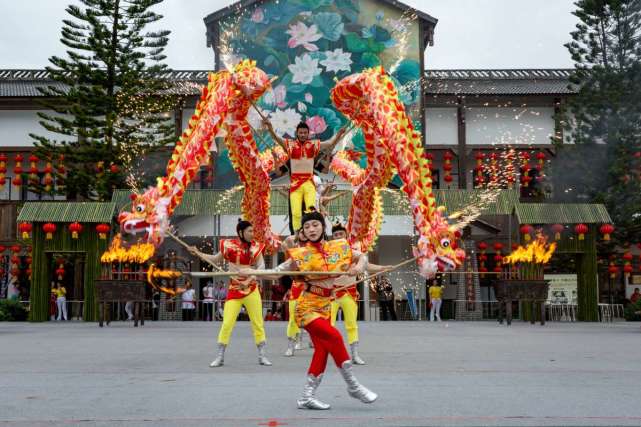 銅梁焰火龍》獲得第十五屆中國民間文藝山花獎·優秀民間藝術表演舞龍