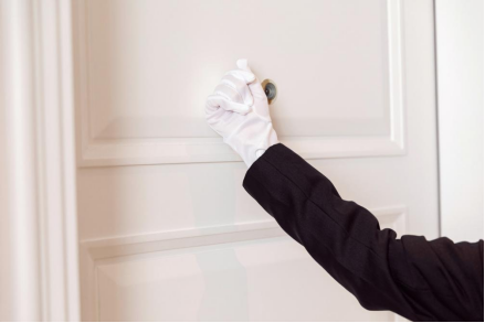 浙江男子入住酒店遭陌生女子敲门岂料被索赔20万酒店称没责任