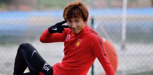 崔巍是鲁能94青训的代表球员,一直被视为重点培养的对象.