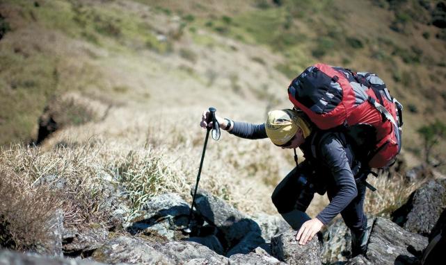 使用登山杖的技巧以及登山杖實用技術大全