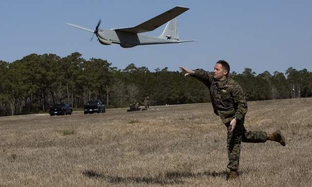 美军向乌克兰援助美洲狮无人机!