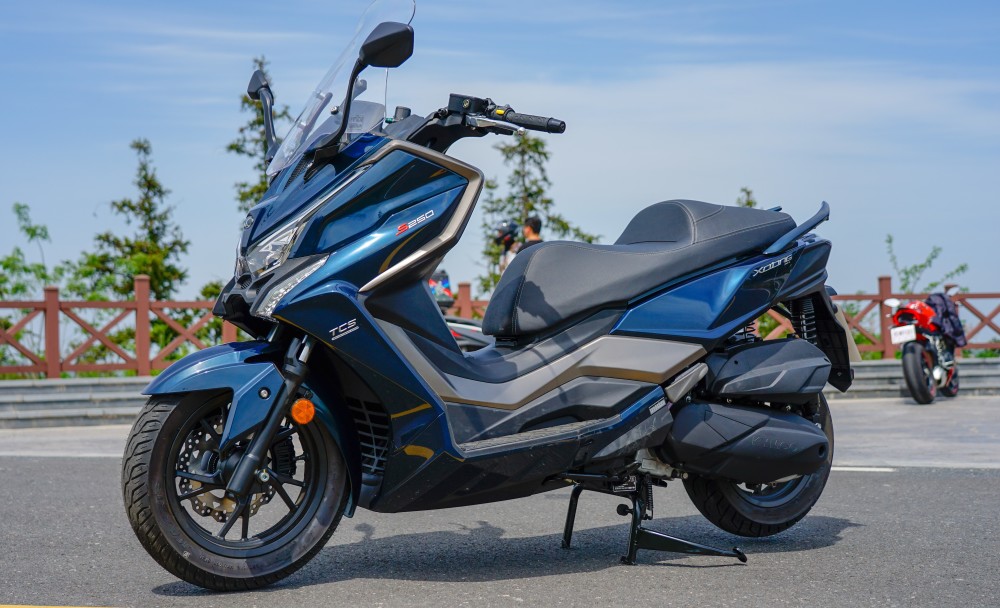 29980元起光阳赛艇s250上市标配tcs循迹系统