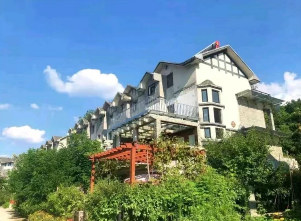 观山,阅星,赏月,迎日出……秦岭山脉中的这家民宿太赞了!_腾讯新闻