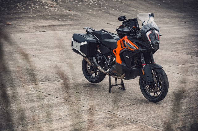 s"大野驴"ktm 1290 super adventure,终于在今天正式公布了新款车型的