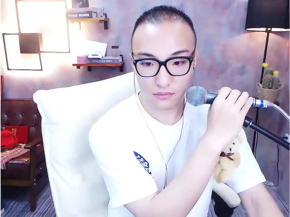 翻车了百万网红田一名被女网友控诉骗财骗色后玩消失