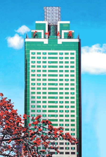 打卡广州北京路步行街 入住宝藏酒店广州大厦