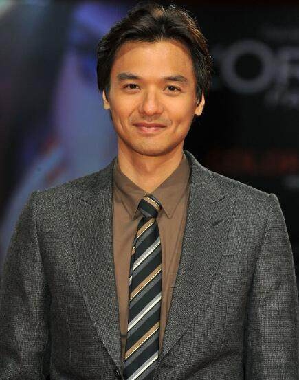 小鲜肉演员叫刘德华"华仔",冯德伦当场变脸:你几岁啊?