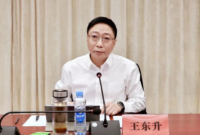 王东升就二季度业务经营工作作出具体部署.