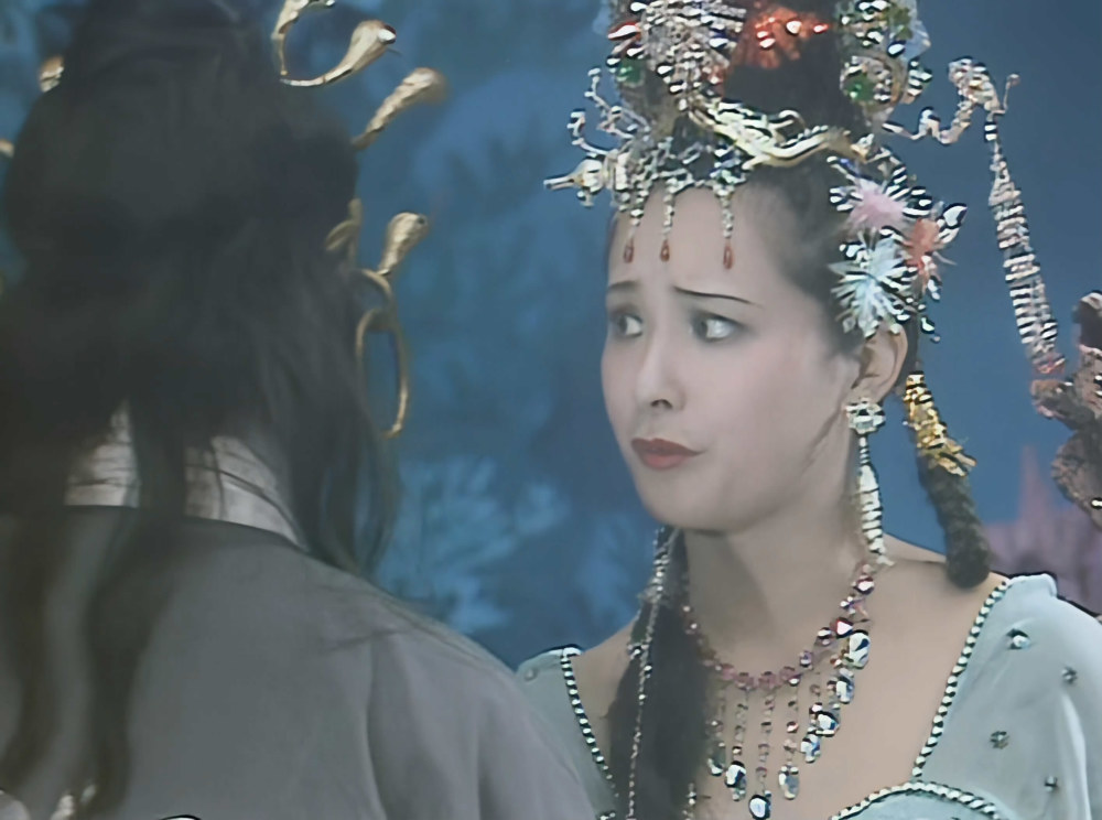 九头虫是碧波潭龙王的女婿,万圣公主的丈夫,根据书中的描写这位万圣