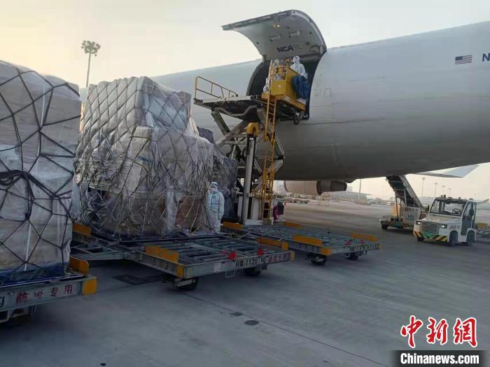 中国青岛开通至美国西部全货机航线已运输货物七百余吨福州念小摄影工作室