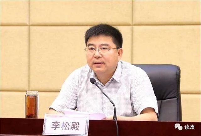 在吉安市工作,曾任安福县县长,2020年4月履新南昌,次月当选新建区区长