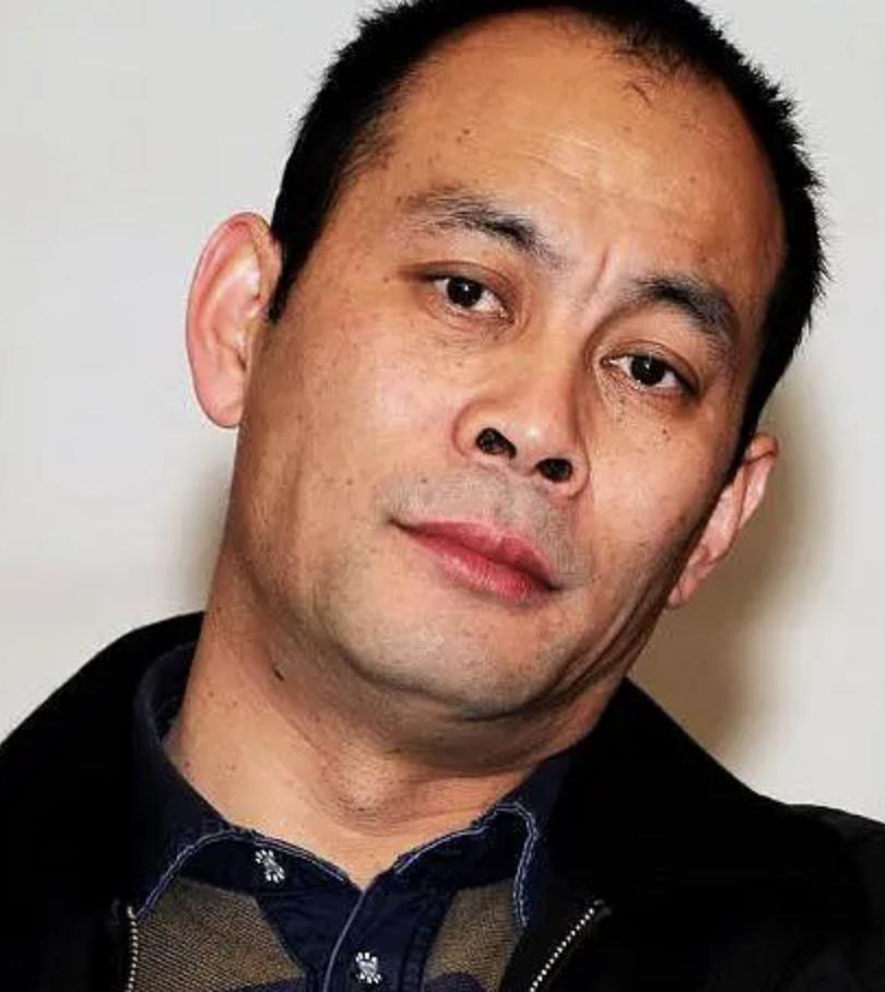 张光北13岁丧母娶了巩俐同学为妻即是孝子也是贤夫