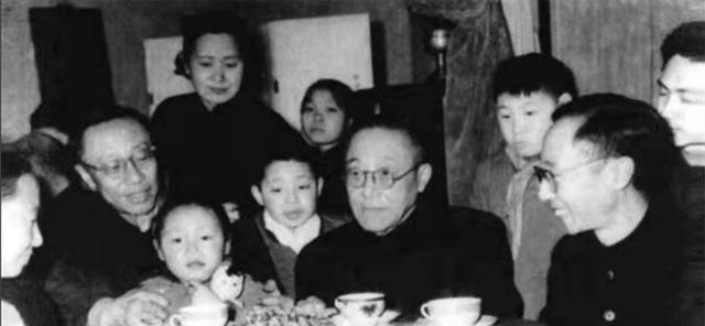 新中国成立后，溥仪叔叔载涛在中央任职，他说：知我者，毛泽东也