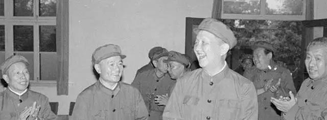 老农在大街上闲聊，衣服还没换就被专机接去北京，还成了大将军如何自考营养师资格证