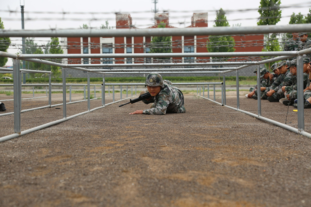 直击新兵队列训练：从形象开始练出兵味密码锁怎样重新设密码2023已更新(知乎/网易)