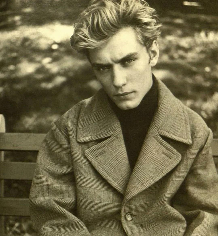 裘花多帅?迷倒妮可基德曼,47岁胡子花白,还能娶小16岁美女学霸_腾讯新