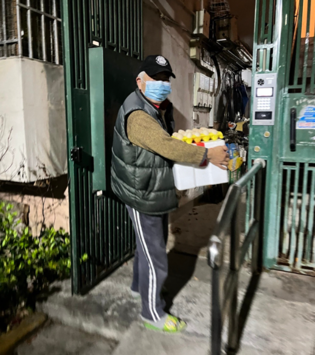 黄晓明捐赠5.5吨生活物资驰援上海，发文感谢大白们帮忙落实